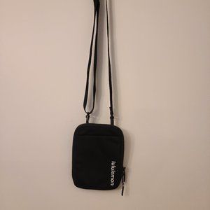 Lululemon Easy Access Crossbody Black New!